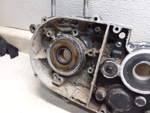 Yamaha 250 DT1-F Engine Left Crankcase 1972 1973 PA AP-255