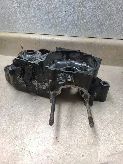 Yamaha 125 MX MX125-B Engine Left Crankcase 1975 JAP AP-115