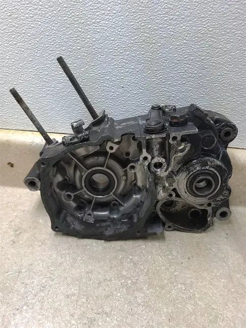 Yamaha 125 MX MX125-B Engine Left Crankcase 1975 JAP AP-115