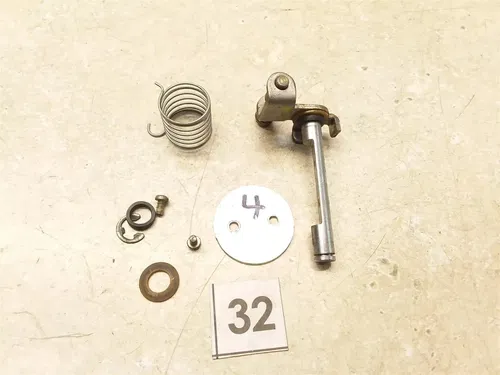 Yamaha XJ650 MAXIM XJ750 Right Left Outer Throttle Shaft 32 1980-1983 UO AP-397
