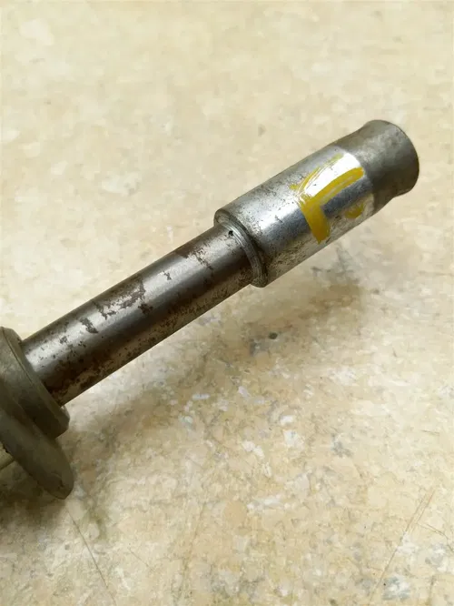 Yamaha LS2 100 Twin Front wheel Axle 1972 PA AP-152
