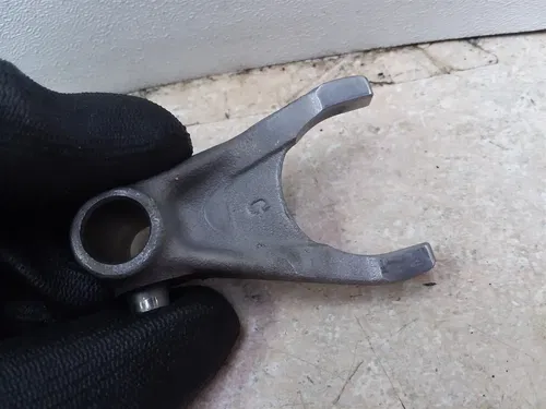 Yamaha R6S R6-S Engine Middle Center Shift Fork Shifter 2008 2009 UO AP-383