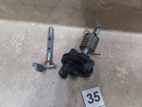 Kawasaki KZ400-H LTD V60A Carb Right Left Throttle Shaft Set 1979 #35 UO AP-405