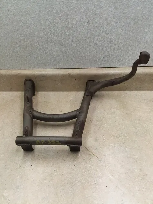 Honda V45 MAGNA VF750 Main Center Stand 1982 1983 PA AP-352