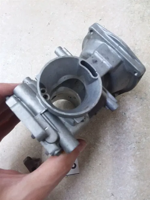Yamaha FZR1000 Carburetor RIGHT Outside Body 1987 1988 SA #43 SA AP-369