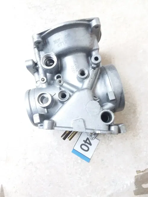 Yamaha FZR1000 Carburetor LEFT Outside Body 1987 1988 SA #40 SA AP-369