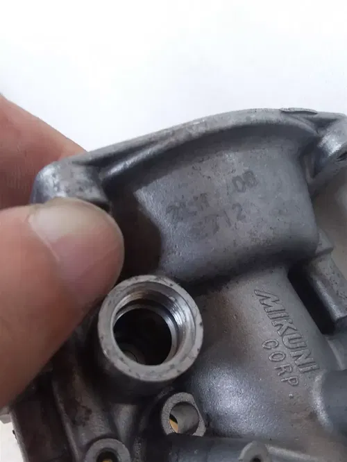 Yamaha FZR1000 Carburetor LEFT Outside Body 1987 1988 SA #40 SA AP-369
