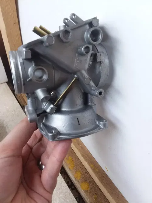 Yamaha FZR1000 Carburetor LEFT Outside Body 1987 1988 SA #40 SA AP-369