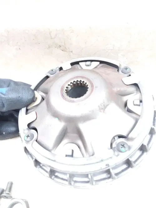 Suzuki AN400 Burgman Engine Drive Clutch 2003 2004 2005 2006 UO AP-400