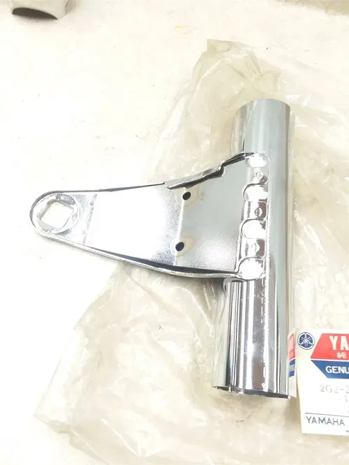 Yamaha 750 XS750-S NOS RightFork Cover Headlight Bracket 1978 1979 PA AP-