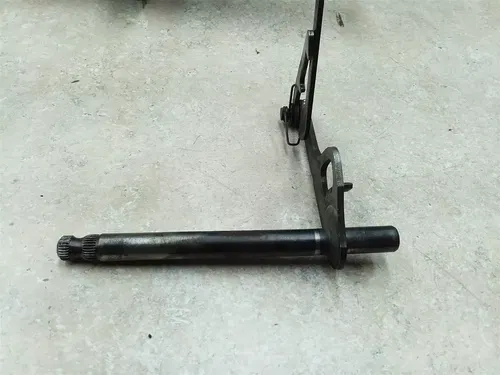 Kawasaki KZ1000 POLICE Engine Shift Shaft Has Splines Wear AP-219