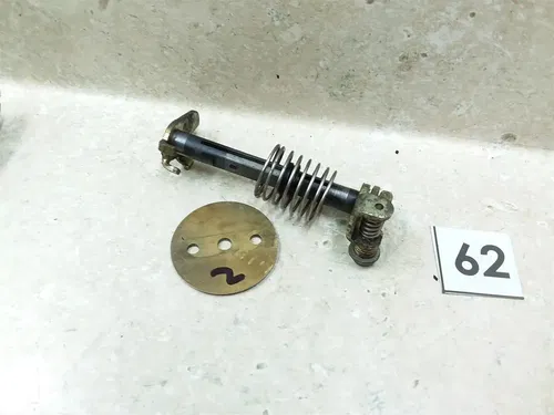Yamaha FZ750 1985 Carburetor Left Body Inside Throttle Shaft #62 SA AP-424