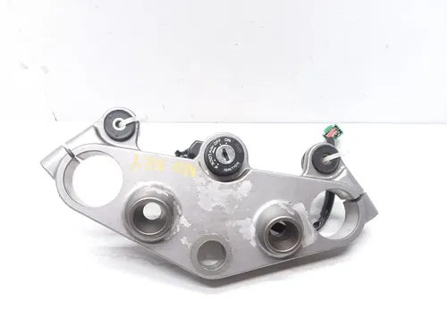 SUZUKI VX-800 1990 VX800 TOP TRIPLE TREE FORK CLAMP & IGNITION SWITCH PA AP-209