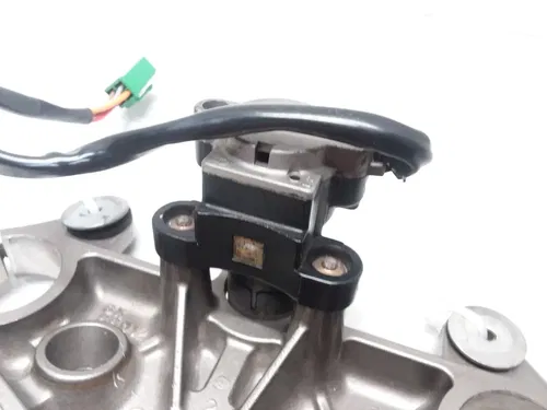 SUZUKI VX-800 1990 VX800 TOP TRIPLE TREE FORK CLAMP & IGNITION SWITCH PA AP-209
