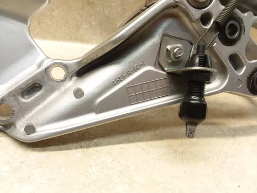 1995 Suzuki GSXR 1100 Right Front Footrest Mount Bracket GSXR1100-W PA AP-304