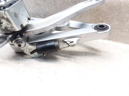 1995 Suzuki GSXR 1100 Right Front Footrest Mount Bracket GSXR1100-W PA AP-304