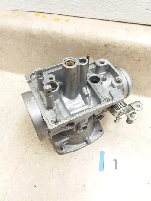 Yamaha MAXIM X XJ700-X Carburetor LEFT Hand Outside Body 1985 1986 #1 UO AP-350