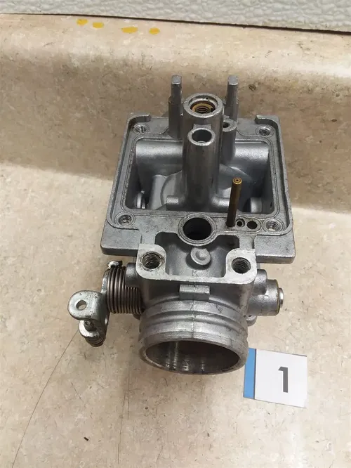 Yamaha MAXIM X XJ700-X Carburetor LEFT Hand Outside Body 1985 1986 #1 UO AP-350