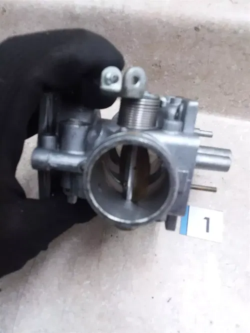 Yamaha MAXIM X XJ700-X Carburetor LEFT Hand Outside Body 1985 1986 #1 UO AP-350