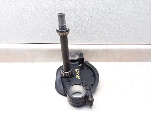 1995 Suzuki GSXR 1100 Steering Head Lower Fork Clamp Bridge GSXR1100W PA AP-304