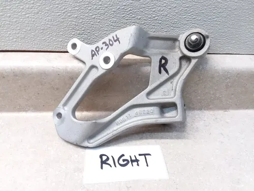 1995 Suzuki GSXR 1100 Right Rear Footrest Bracket Mount GSXR1100-W PA AP-304