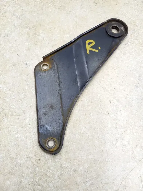 Yamaha LS2 100 Twin Right exhaust muffler Bracket 1972 PA AP-152