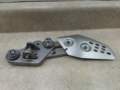 Yamaha 700 FZ07 Right Frame Peg Bracket Unit 2015 2016 UO AP-401