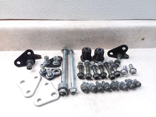 1995 Suzuki GSXR 1100 Motor Mount Bolts & Bracket Hardware GSXR1100-W PA AP-304