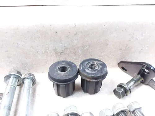 1995 Suzuki GSXR 1100 Motor Mount Bolts & Bracket Hardware GSXR1100-W PA AP-304