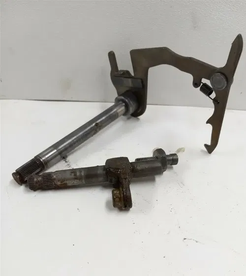 Yamaha 125 YZ YZ125-C AHRMA Engine shift shaft LOT 1976 AP-71