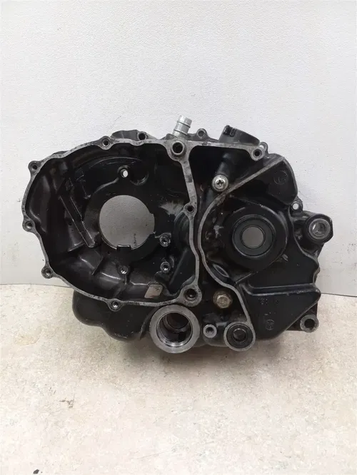 Yamaha 225 TT TT225 Engine Left Crankcase 1986 1987 PA AP-153