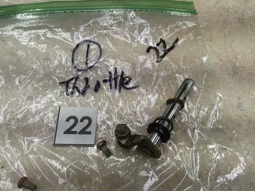 Honda CB900-C Carb RIGHT Outside Throttle Shaft 1980 1981 1982 #22 SA AP-372