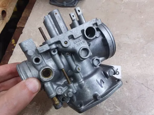Kawasaki KZ750-R GPZ Carburetor Right Outside Body 1982 #46 UO AP-398