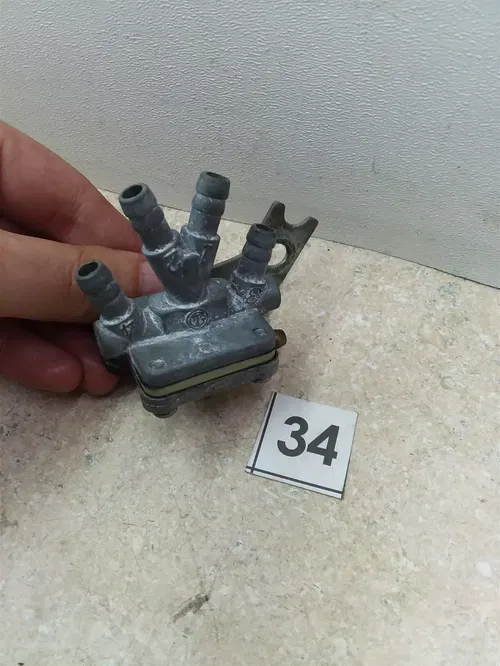 Yamaha XJ1100 Maxim Carburetor Fuel Valve #34 1982 1983 UO AP-390