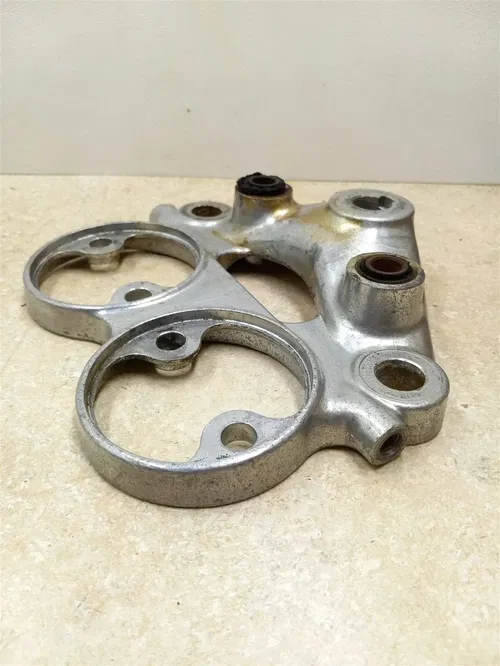 Suzuki 350 T350 REBEL Gauge Meter Mount Triple Clamp 1969 PA AP-186