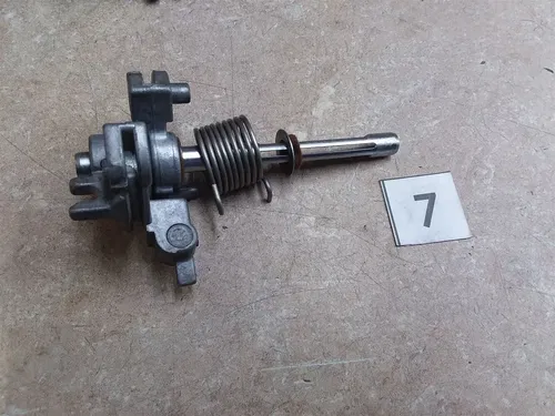Honda CX500 Custom Carburetor Left Throttle Shaft 1979 #7 UO AP-393