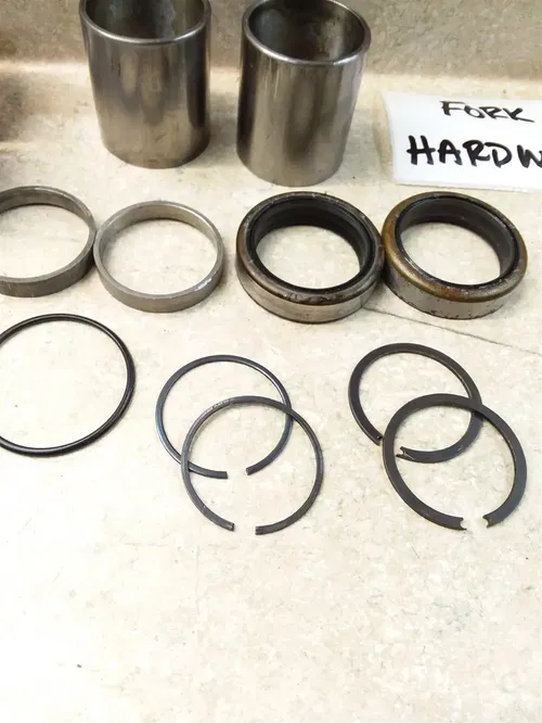 Honda 305 CL77 SCRAMBLER Fork Slider Inner Hardware Clips Unit 1965 PA AP-311