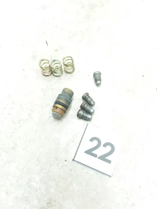 Yamaha 700 MAXIM X XJ700-X Carburetor Misc Springs Float 1985 1986 #22 UO AP-350