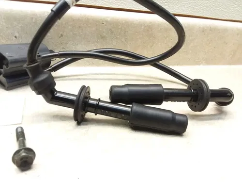 1995 Suzuki GSXR 1100 Rear Ignition Coil Spark Plug Caps GSXR1100-W PA AP-304