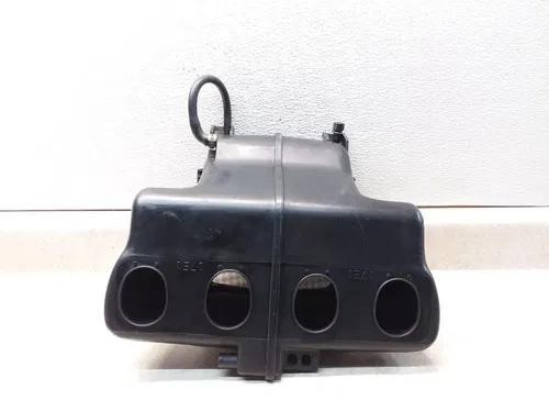 1995 Suzuki GSXR 1100 Air Cleaner Box Housing GSXR1100-W JPA AP-304