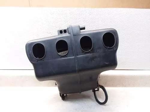 1995 Suzuki GSXR 1100 Air Cleaner Box Housing GSXR1100-W JPA AP-304