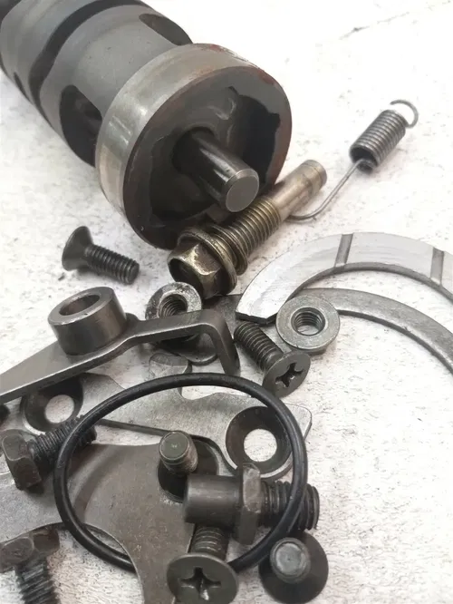 Suzuki 1200 GSF GSF1200 Bandit Engine SHIFT DRUM HARDWARE 1997 AP-84