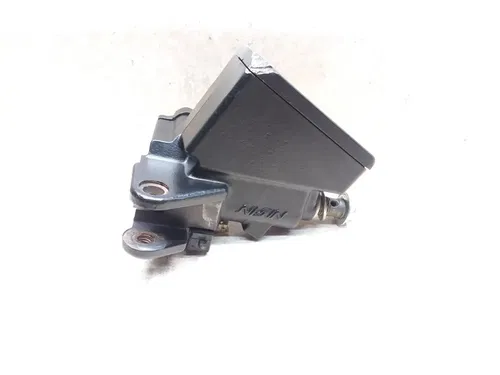 1995 Suzuki GSXR 1100 Front Brake Master Cylinder GSXR1100-W PA AP-304