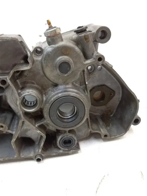 Suzuki 185 TS TS185 Engine LEFT Crankcase 1974 PA AP-132
