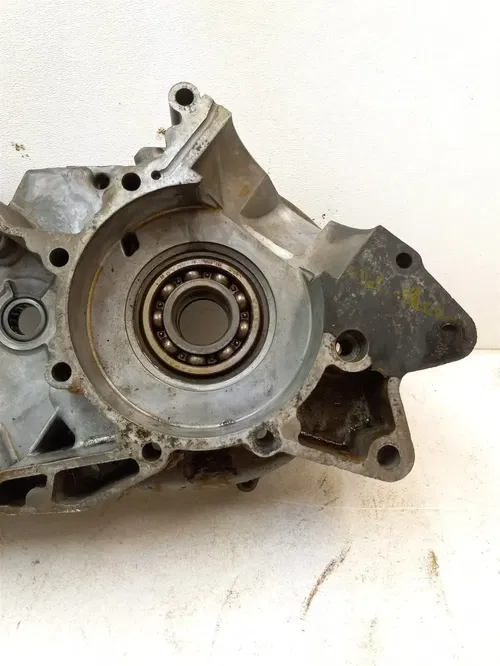 Suzuki 185 TS TS185 Engine LEFT Crankcase 1974 PA AP-132