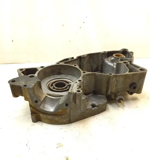 Suzuki 185 TS TS185 Engine LEFT Crankcase 1974 PA AP-132