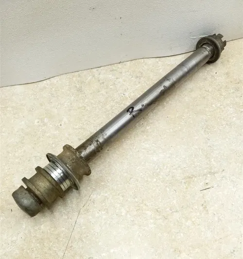 Yamaha 250 DT DT250 ENDURO Rear Wheel Axle 1979 PA AP-171