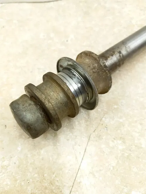 Yamaha 250 DT DT250 ENDURO Rear Wheel Axle 1979 PA AP-171