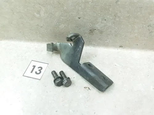 Suzuki 380 GT GT380 1972 Carburetor Bracket #13 1972 UO AP-356