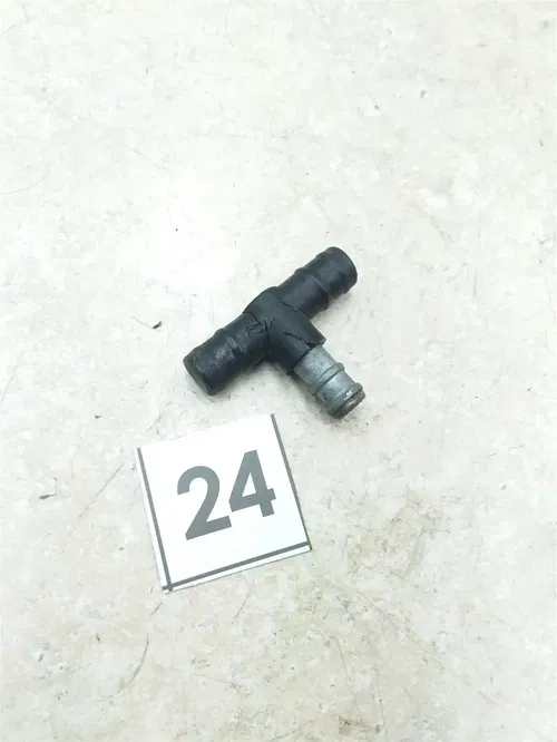 Yamaha 700 MAXIM X XJ700-X Carburetor Hose Joint 1985 1986 #24 UO AP-350